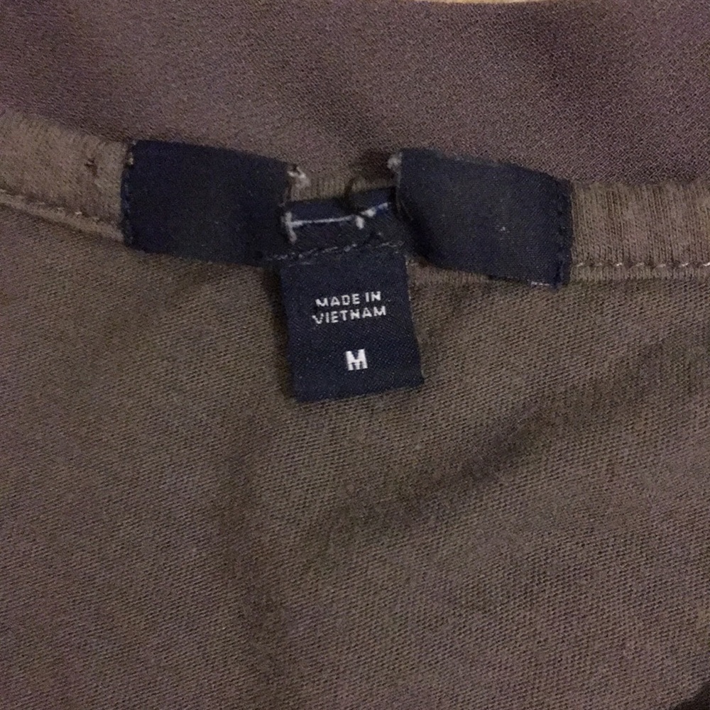 DONATED Adorable Gap Gray Ruffle Button Shirt - Picture 4 of 6